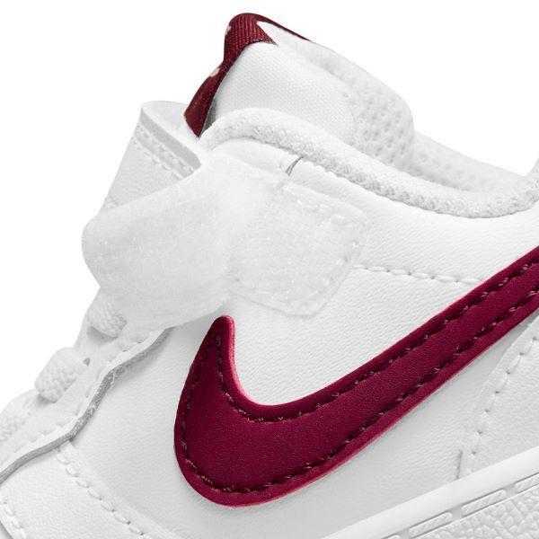 Βρεφικά αθλητικά παπούτσια NIKE COURT BOROUGH Λευκά με λεπτομέρειες σε μπορντό και απαλό ροζ