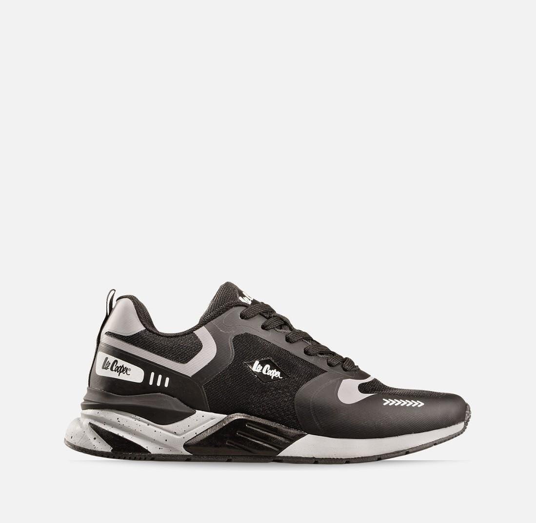 Мъжки маратонки Lee Cooper Black 601-02