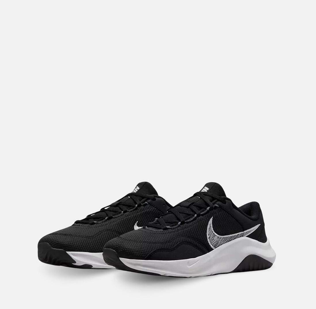 Мъжки маратонки Nike Legend Essential 3 Next Nature Black/White DM1120-001