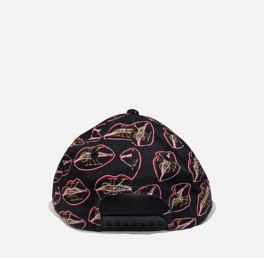 Шапка Calvin Klein Jeans Cap Kiss W