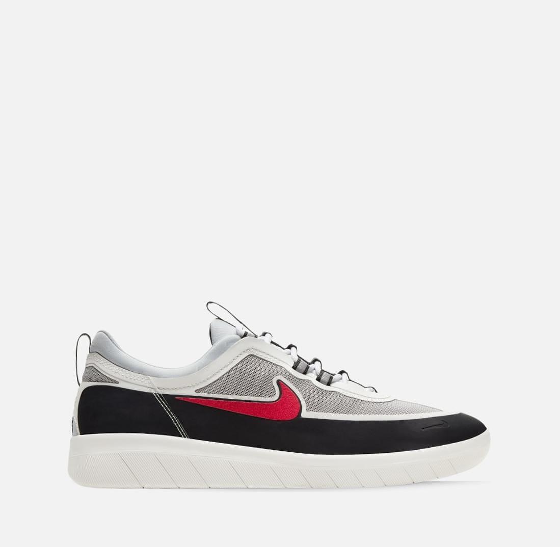 Кецове Nike SB Nyjah Free 2.0 Black Metallic Silver BV2078-002