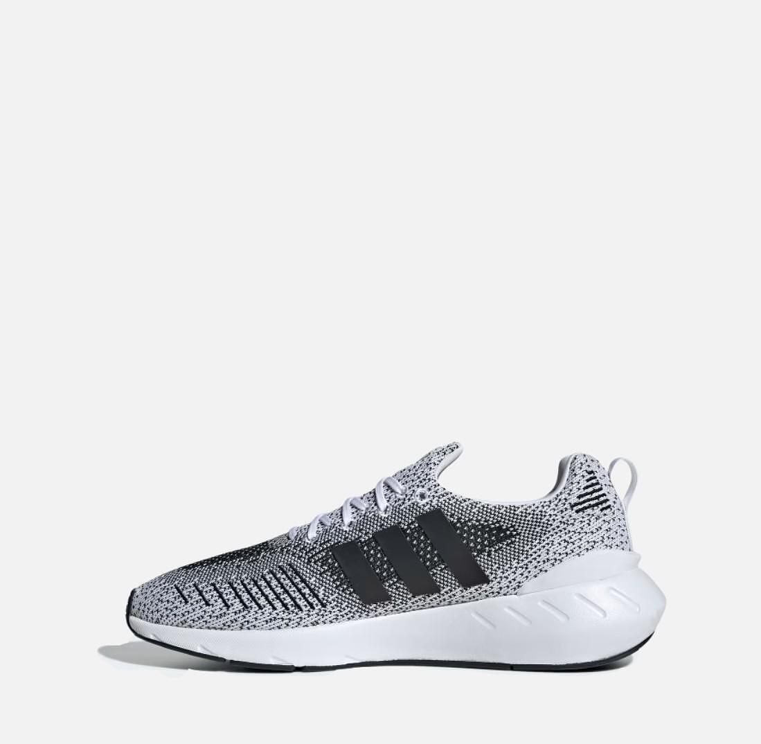 Adidași bărbați Adidas Swift Run 22 Black/White GZ3507