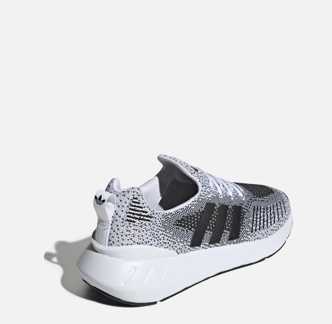 Adidași bărbați Adidas Swift Run 22 Black/White GZ3507